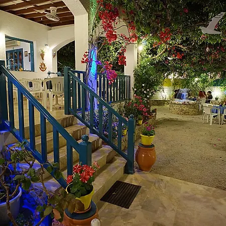 Nefeli Hotel 2*